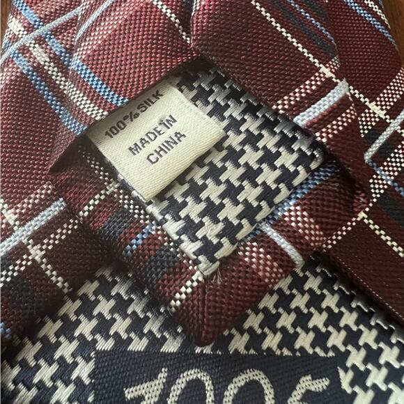 JOS. A. BANK 1905 PLAID SILK TIE - Picture 6 of 7